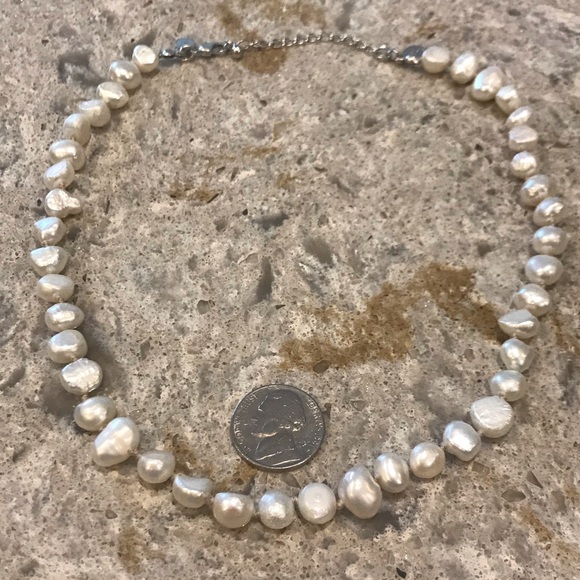 American Eagle Outfitters Faux Pearl Necklace - Picture 5 of 6